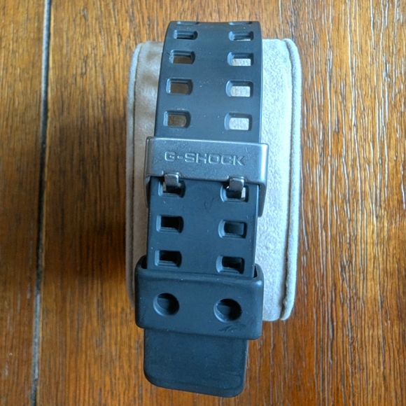 Casio G-Shock GA-100c Watch - Picture 2 of 6